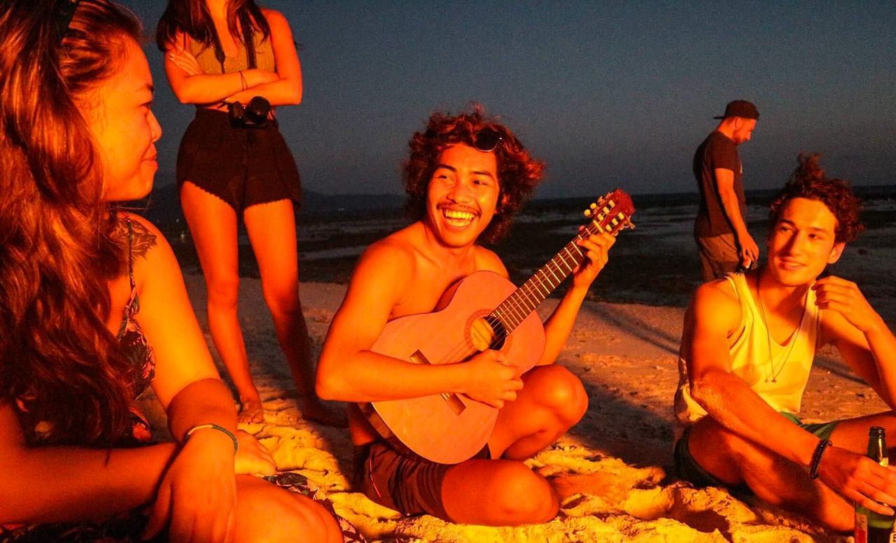 ギリ・トラワンガン Gili La Boheme Sisterホステル エクステリア 写真