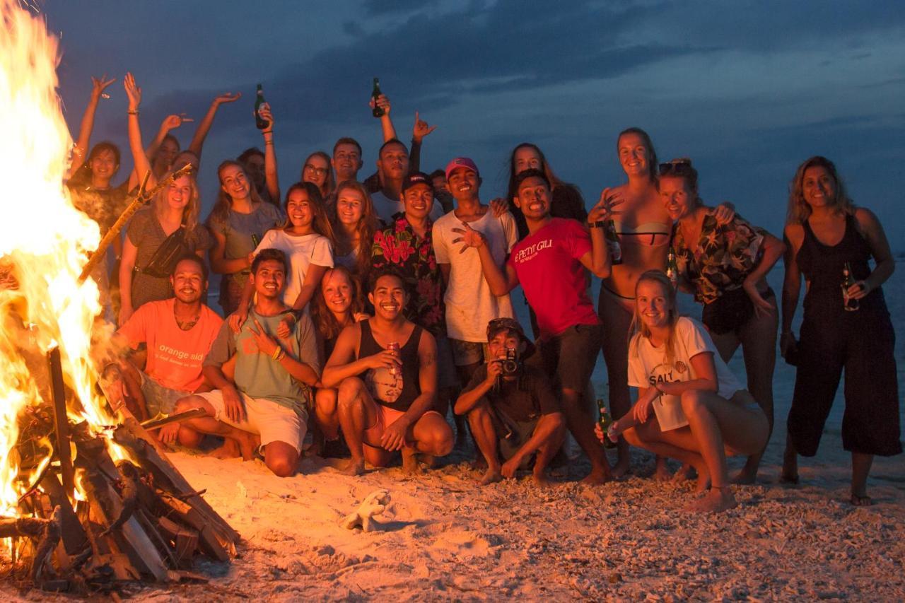 ギリ・トラワンガン Gili La Boheme Sisterホステル エクステリア 写真